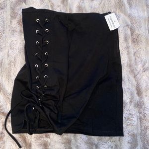 Windsor black laced up skirt NWT Size L